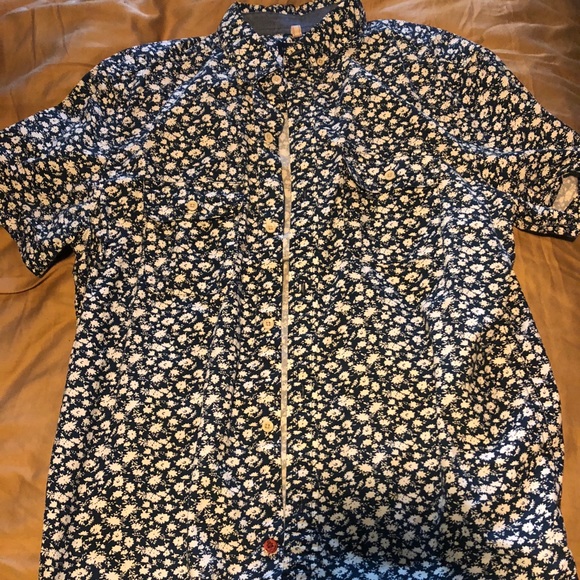 Uniqlo Other - Floral button up Uniqlo Other - Floral button up